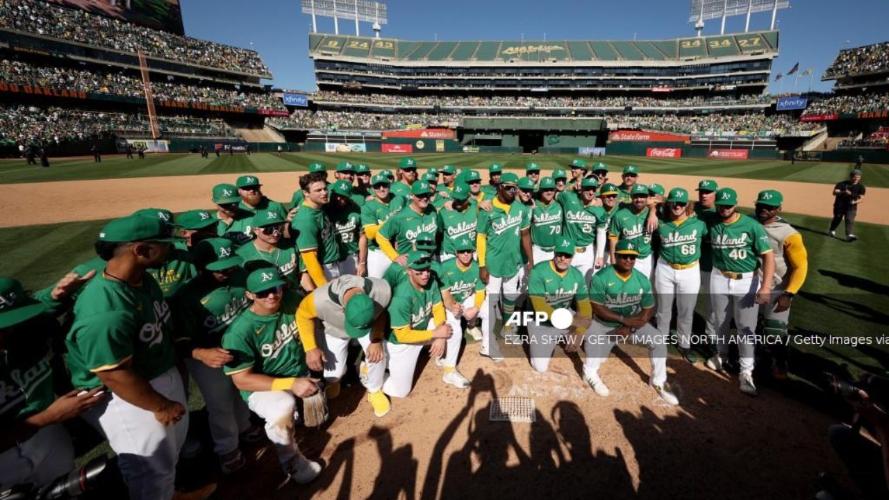 Con un triunfo de 3x2 sobre los Rangers de Texas, Atléticos de Oakland se despidieron de su histórico estadio de las Grandes Ligas (MLB).