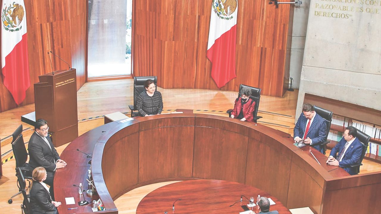 Historial. La Sala Regional Especializada emitió al menos 20 sentencias sobre violaciones de AMLO a la ley