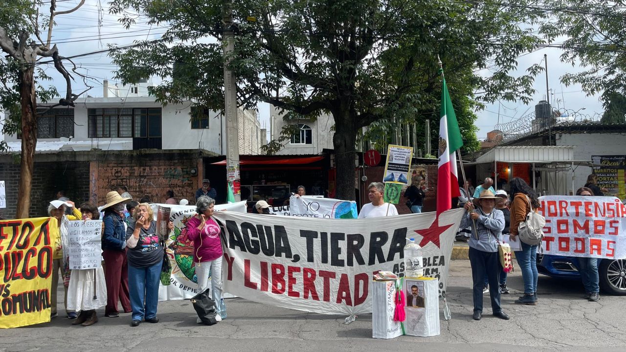 Motivos. Habitantes del poblado de San Gregorio Atlapulco, quienes se manifestaron la semana pasada, fueron detenidos y agredidos.