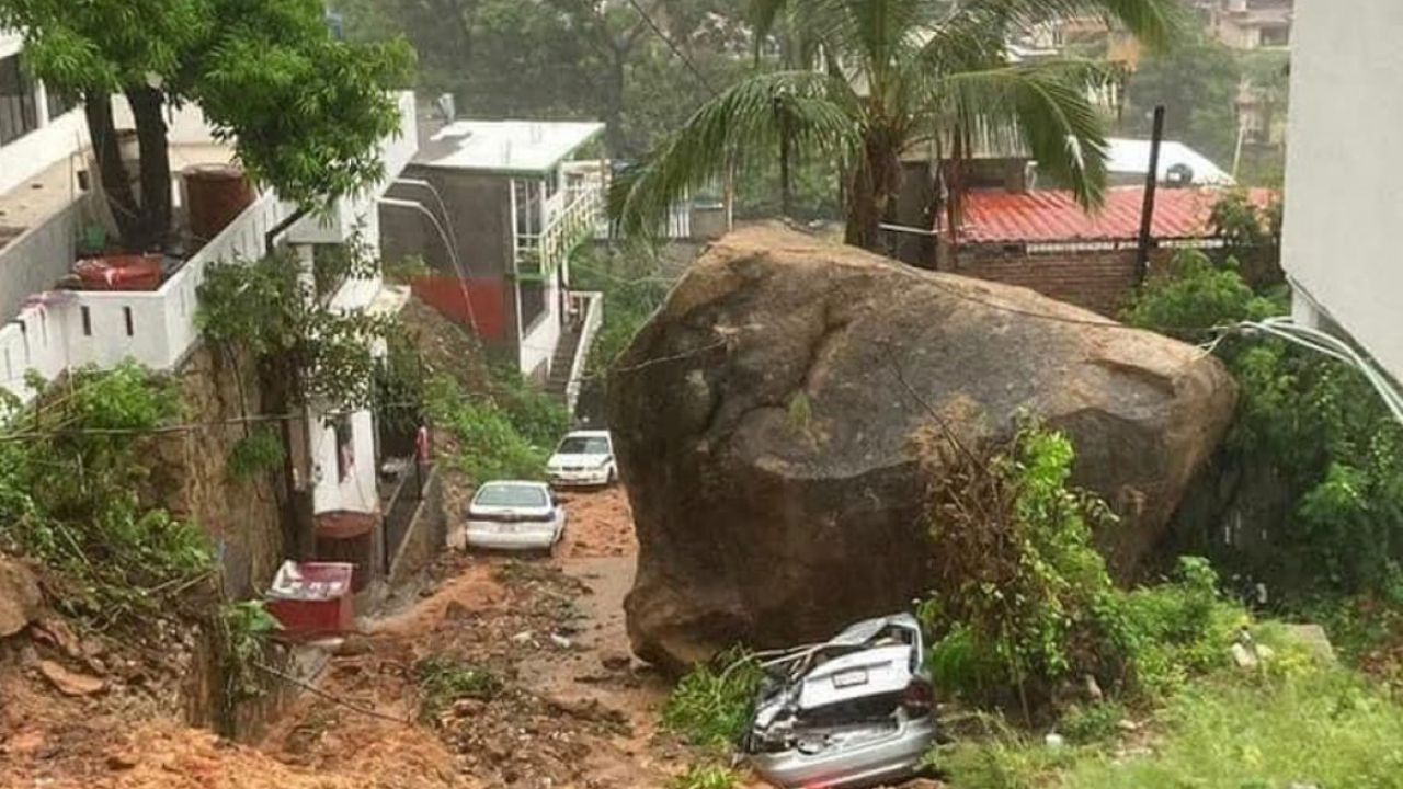 DAÑOS. Diversas partes de Guerrero quedaron damnificadas por el huracán, entre ellas Acapulco y la costa chica.