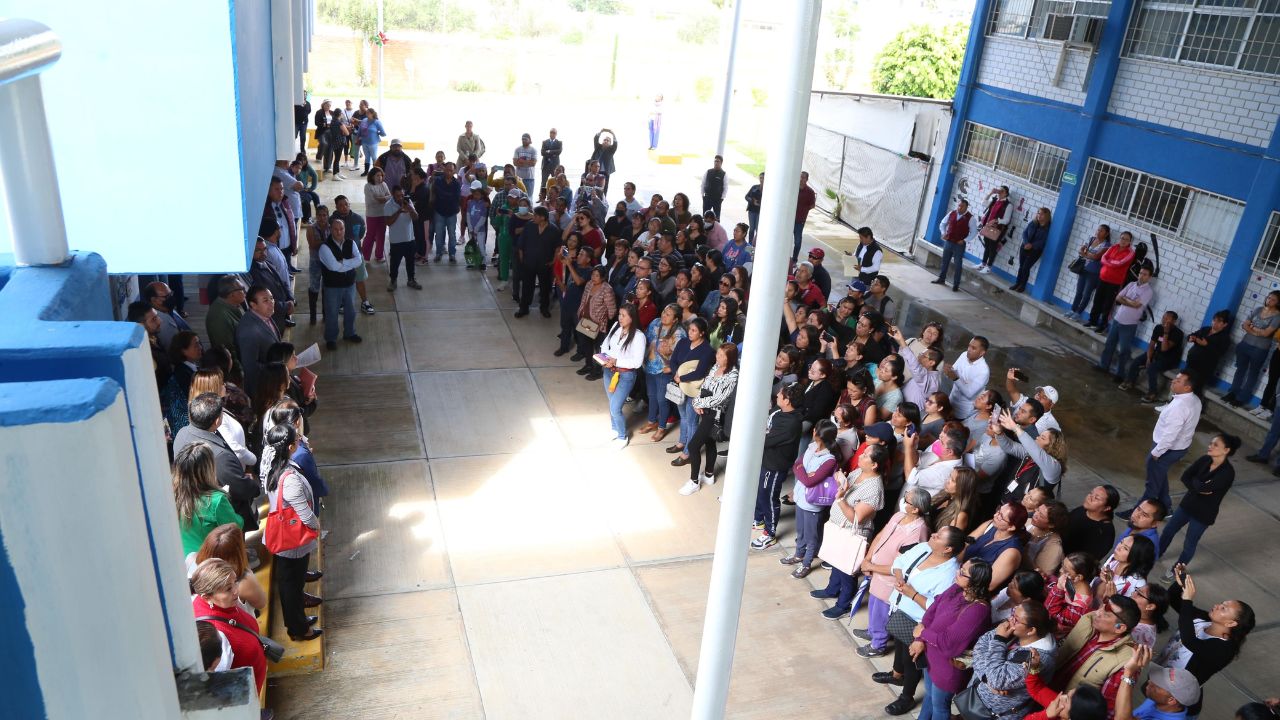 REUNIÓN. Los padres de familia fueron informados de las medidas tomadas en el plantel, tras las denuncias y protestas por casos de acoso.