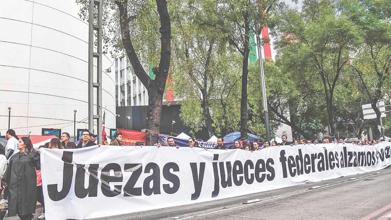 El Consejo de la Judicatura Federal (CJF) aprobó un acuerdo que modifica el régimen de pensiones de magistrados y jueces y les permite acceder a un pago vitalicio desde los 55 años o antes.