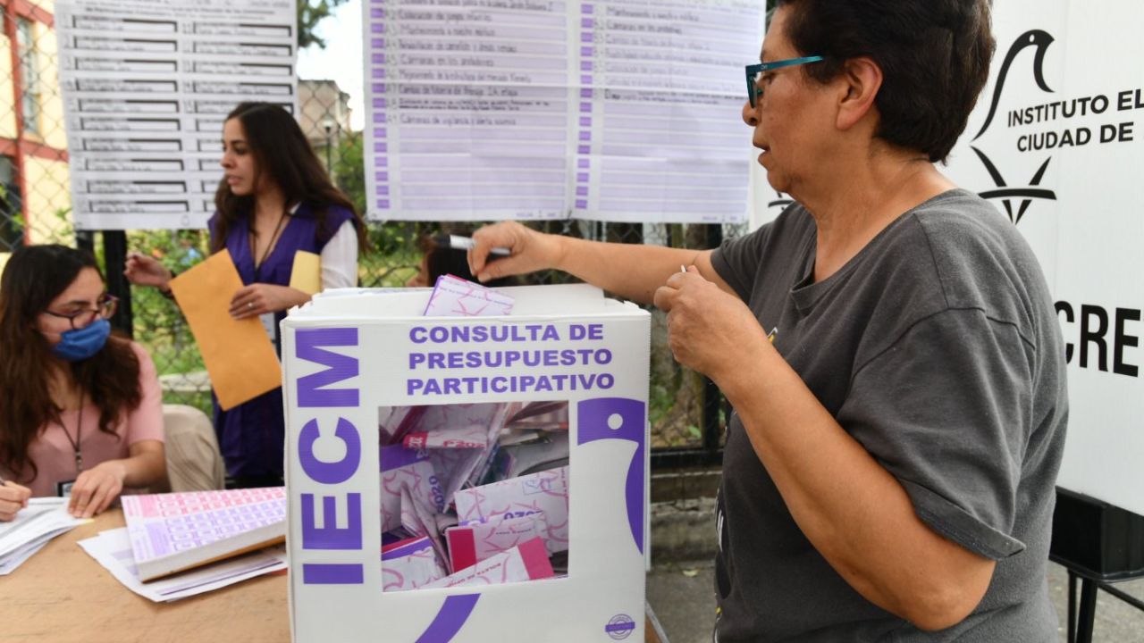 Garantía.  Autoridades electorales aseguraron que este mecanismo da poder a las y los colonos sobre el manejo de recursos públicos. 