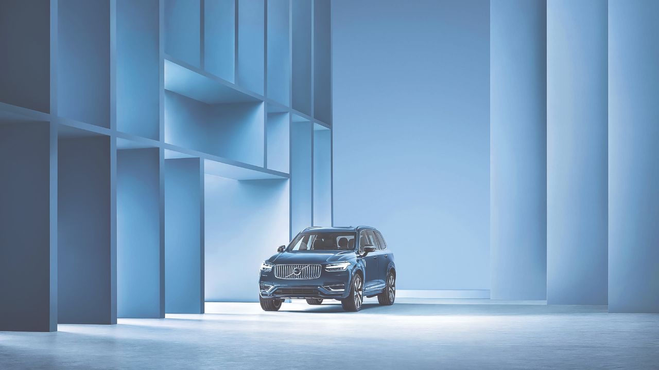 El nuevo Volvo es un SUV de lujo y ahora referza su prestigio con un diseño exterior e interior renovados, un mayor nivel de confort y tecnología de última generación. En México se espera para el primer semestre de 2025