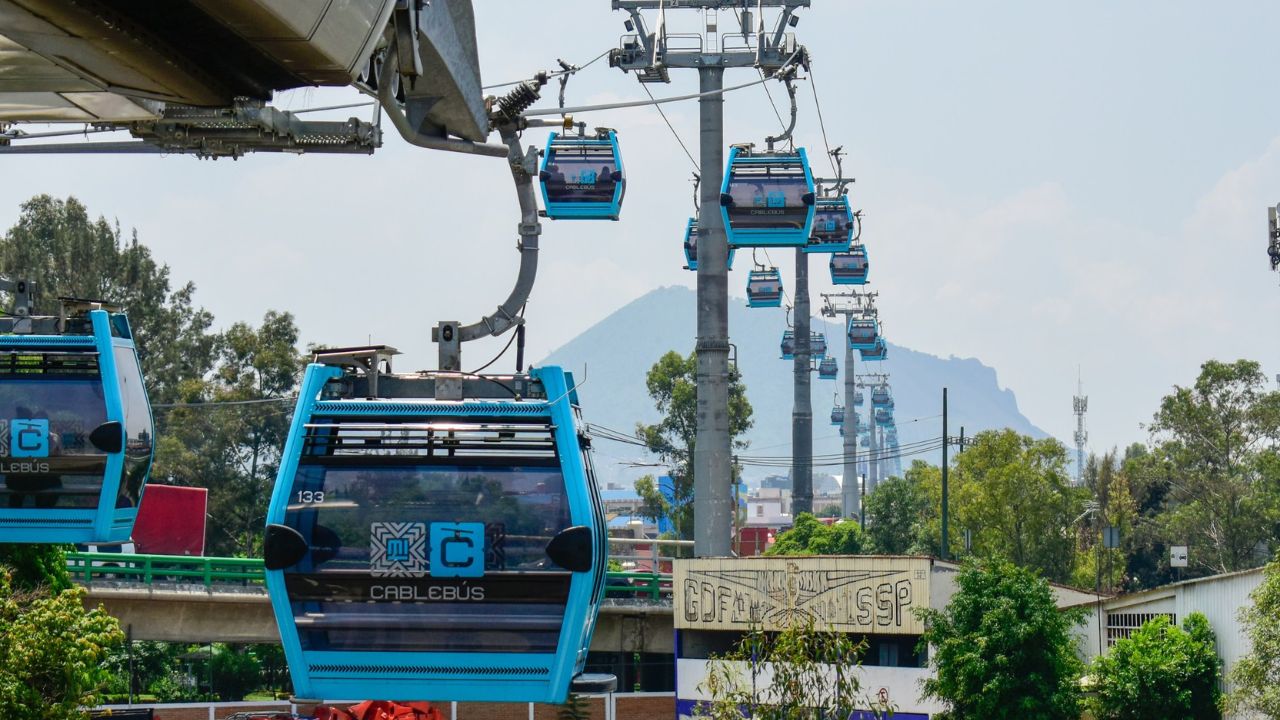 Alcance. El mandatario subrayó una mayor conectividad con las periferias urbanas a través de sistemas como el Cablebús.