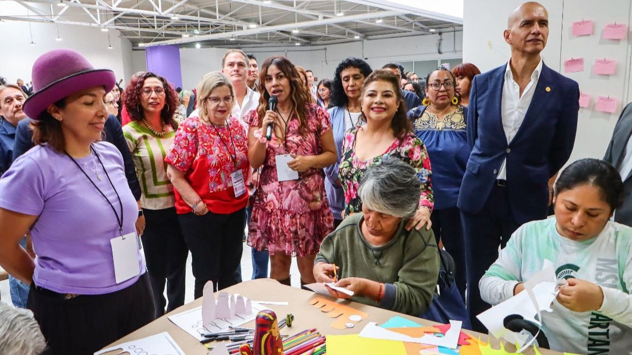 Peculiaridad. La jefa de Gobierno electa inauguró la Utopía Cihuacóatl, la cual será exclusiva para la atención de las mujeres.