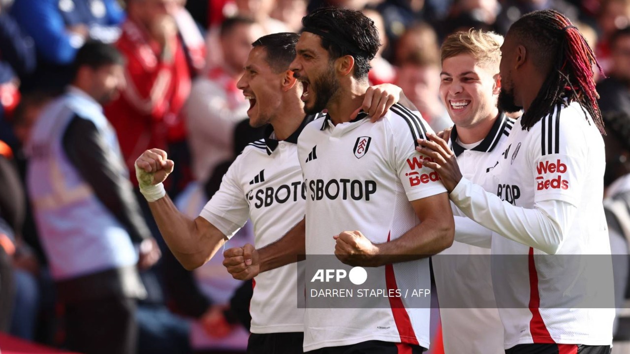 Raúl Jiménez le dio el triunfo al Fulham ante el Nottingham Forest en la Premier League y con su anotación llegó a los 100 goles en Europa