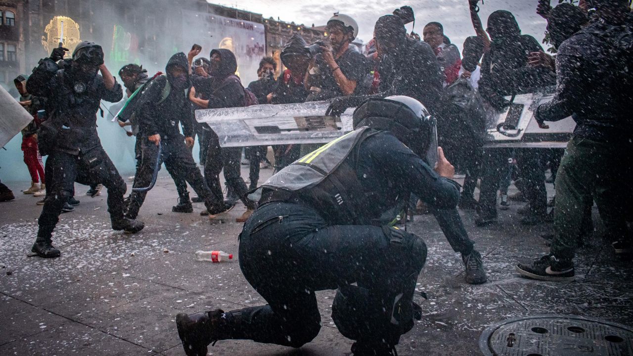 Bloque Negro mancilla la Marcha por el 2 de Octubre del 68