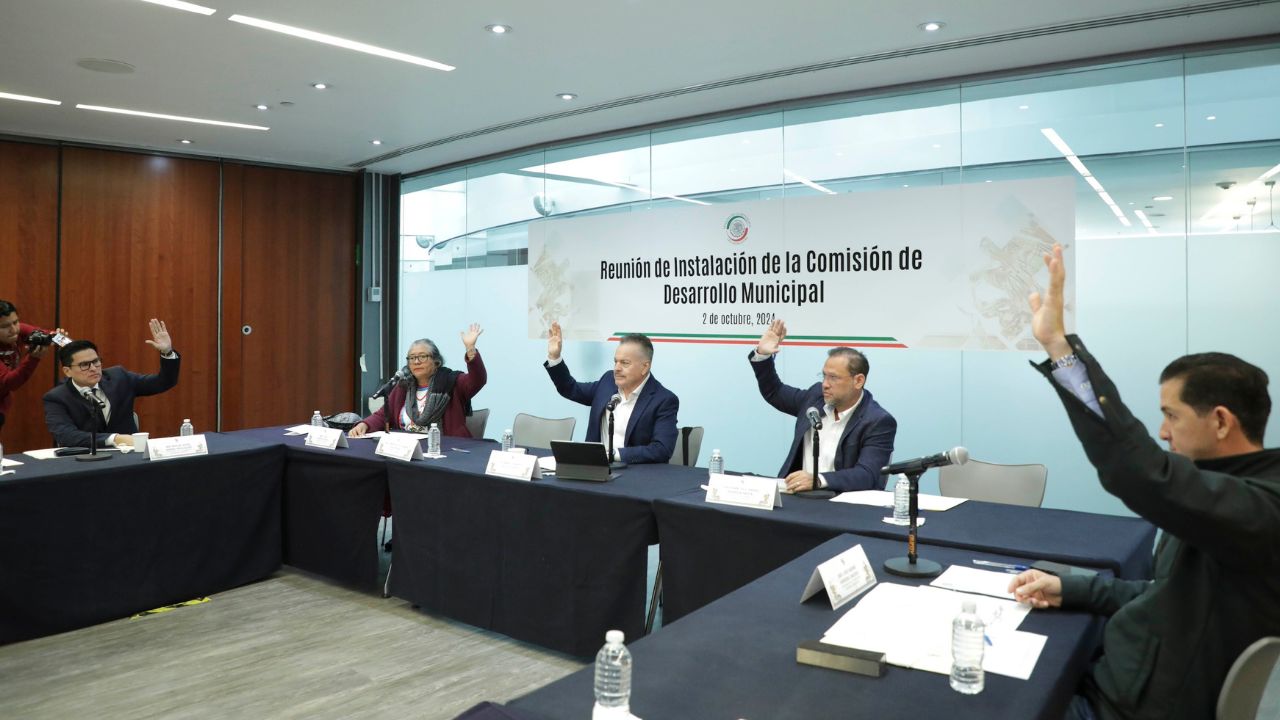 Descentralización y garantizar recursos a municipios, prioridades de Comisión de Desarrollo Municipal