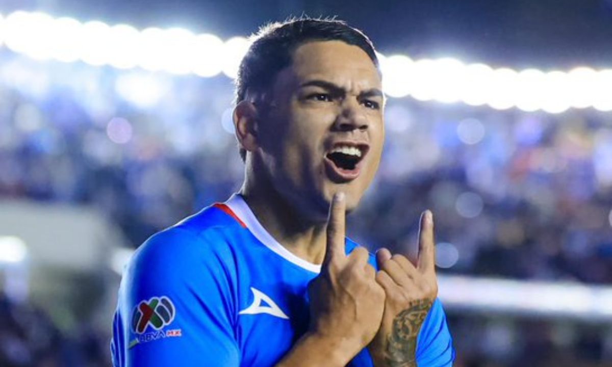 Toro Fernández, jugador de Cruz Azul, regresa de su lesión de 8 meses con gol ante Bravos de Juárez