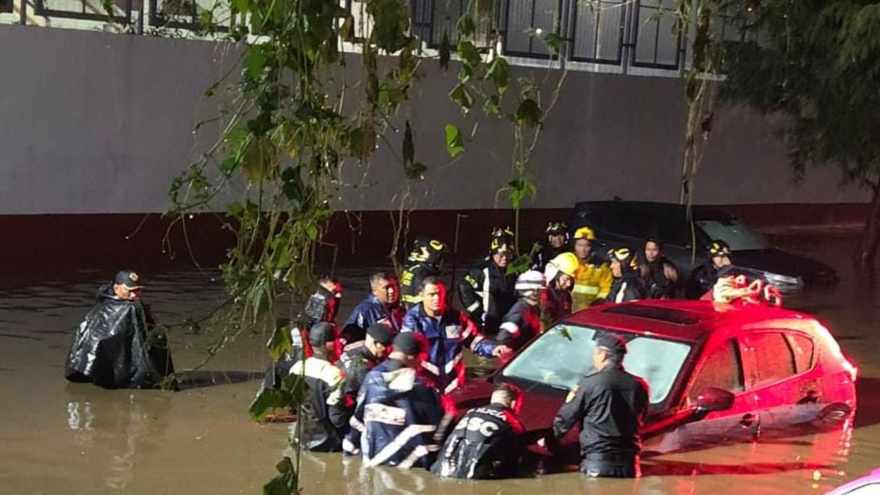 Causan lluvias inundaciones en Feria del Mole