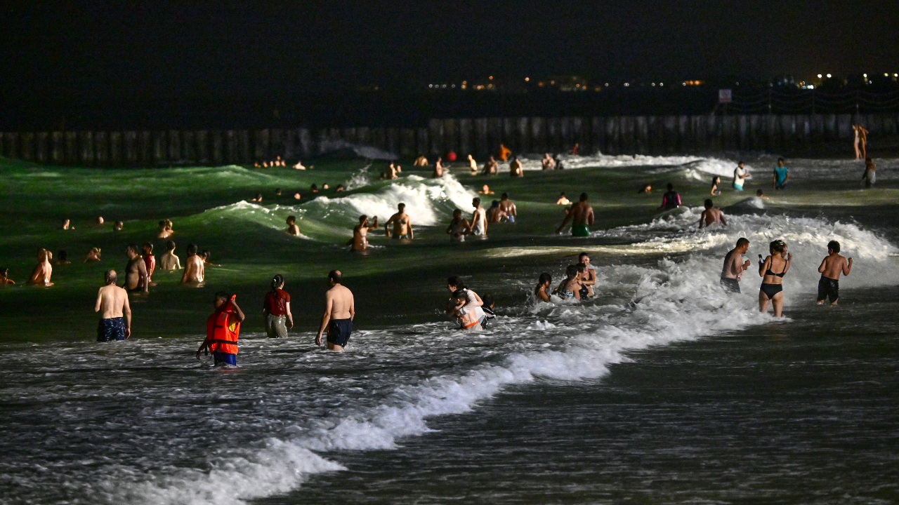 Dubai habilita playas nocturnas ante las temperaturas extremas