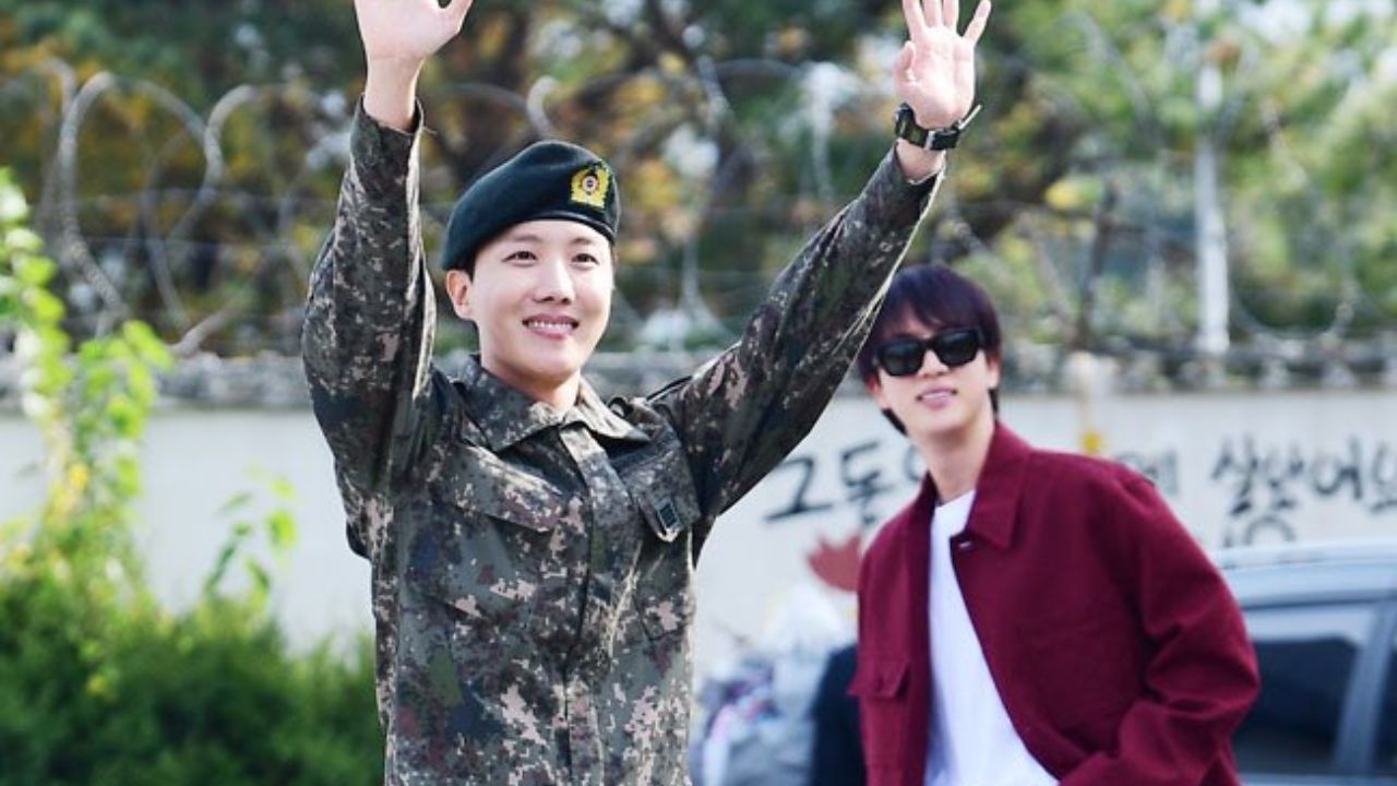 Jin recibe a J-Hope a su salida del servicio militar