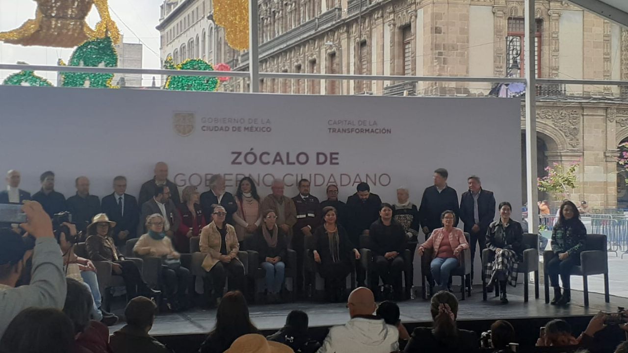 Inicia Gobierno capitalino audiencias ciudadanas en el Zócalo