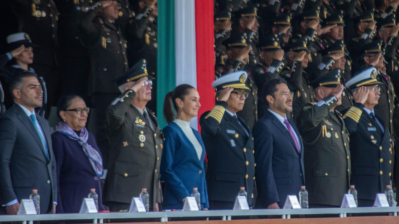 Rosa Icela Rdz acompaña a Sheinbaum en ceremonia