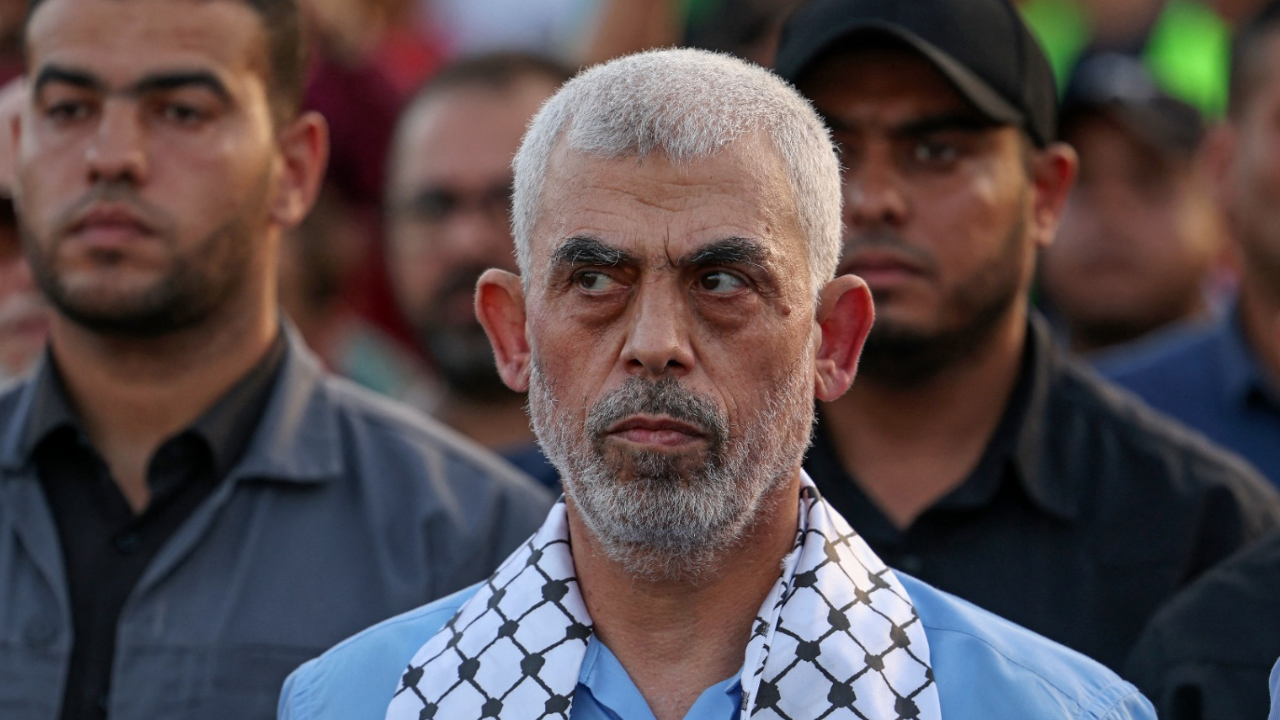 El ministro de Exteriores de Israel, Israel Katz, confirmó la muerte de Yahya Sinwar, líder de Hamás y principal responsable del ataque del 7 de octubre de 2023, que dejó más de mil 200 muertos en territorio israelí.