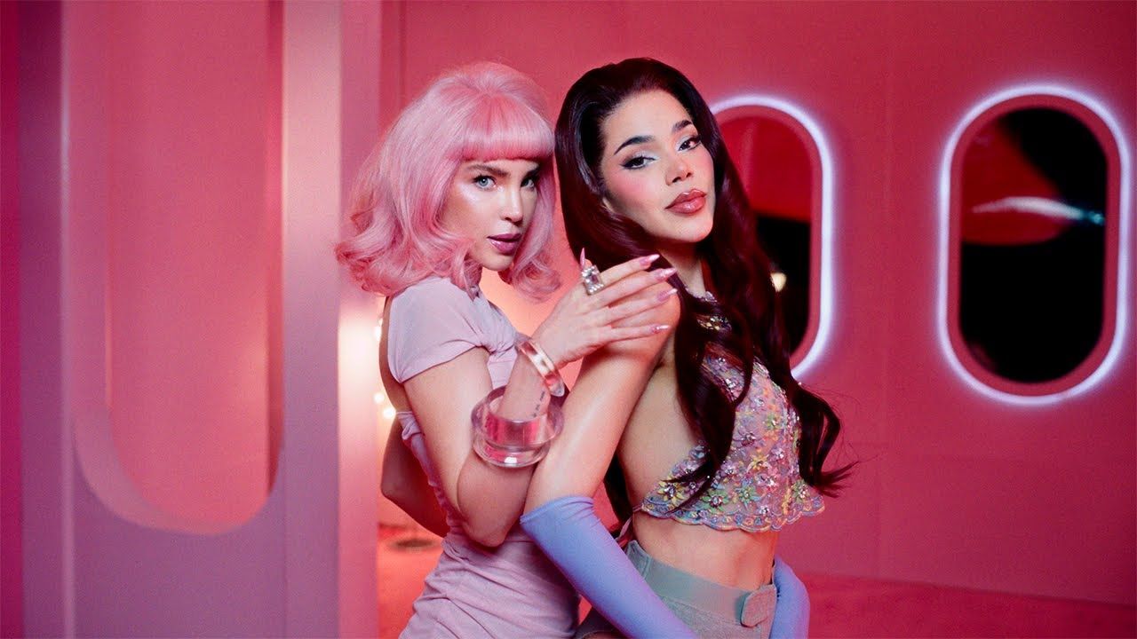 Belinda y Kenia Os en el video "Jackpot" estrenado este viernes 24 de octubre