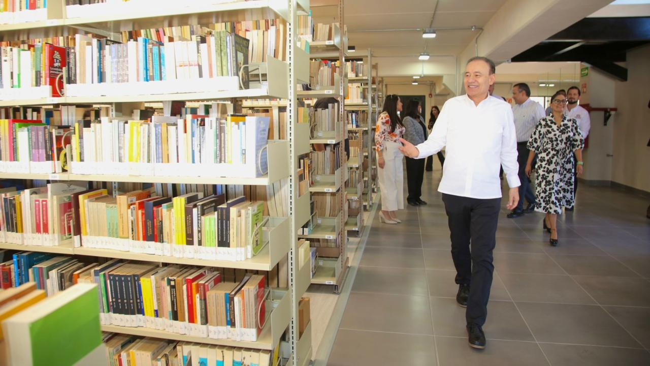 El gobernador Durazo Montaño refrendó su compromiso de donar 10 mil libros físicos y siete mil 500 digitales