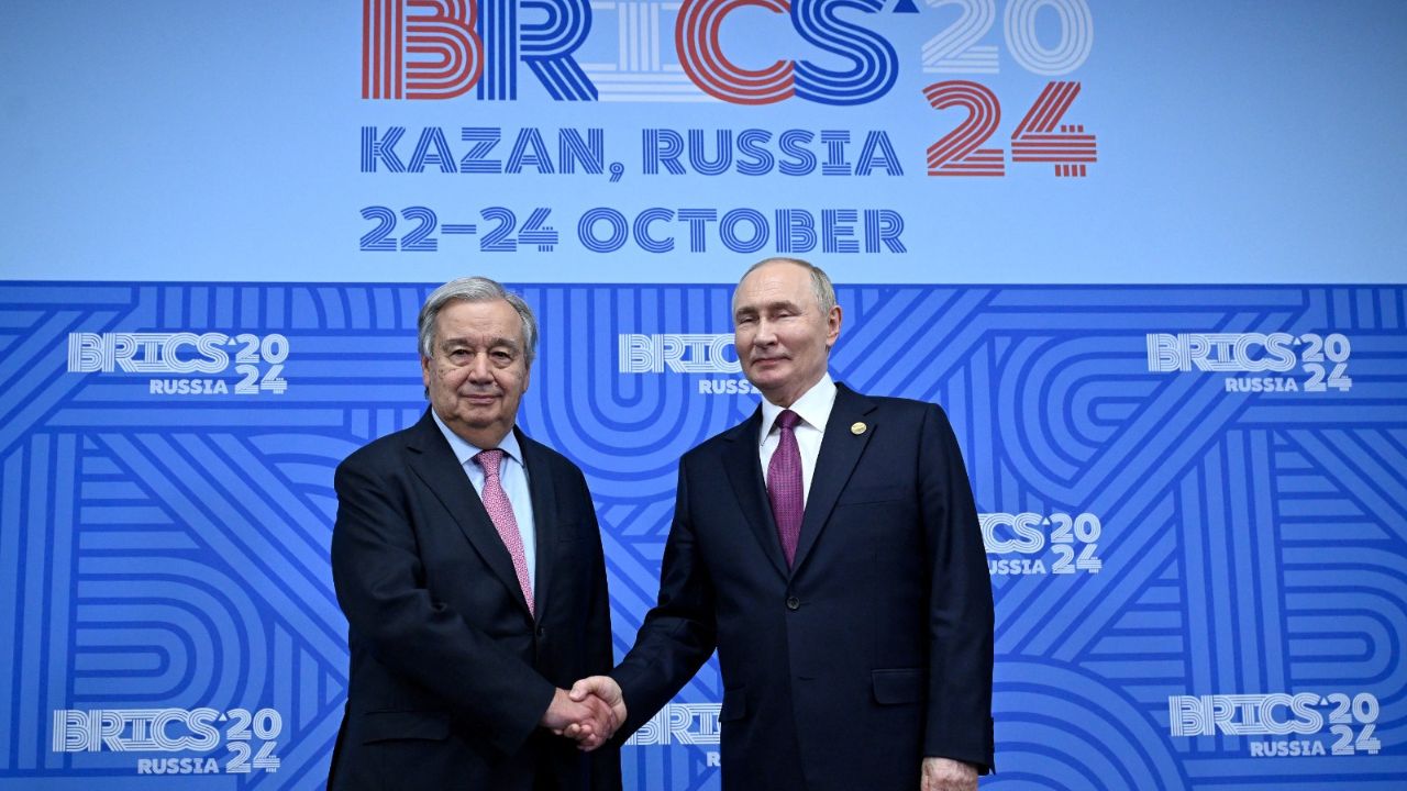 Vladimir Putin, presidente de Rusia y António Guterres, secretario general de la ONU en el BRICS