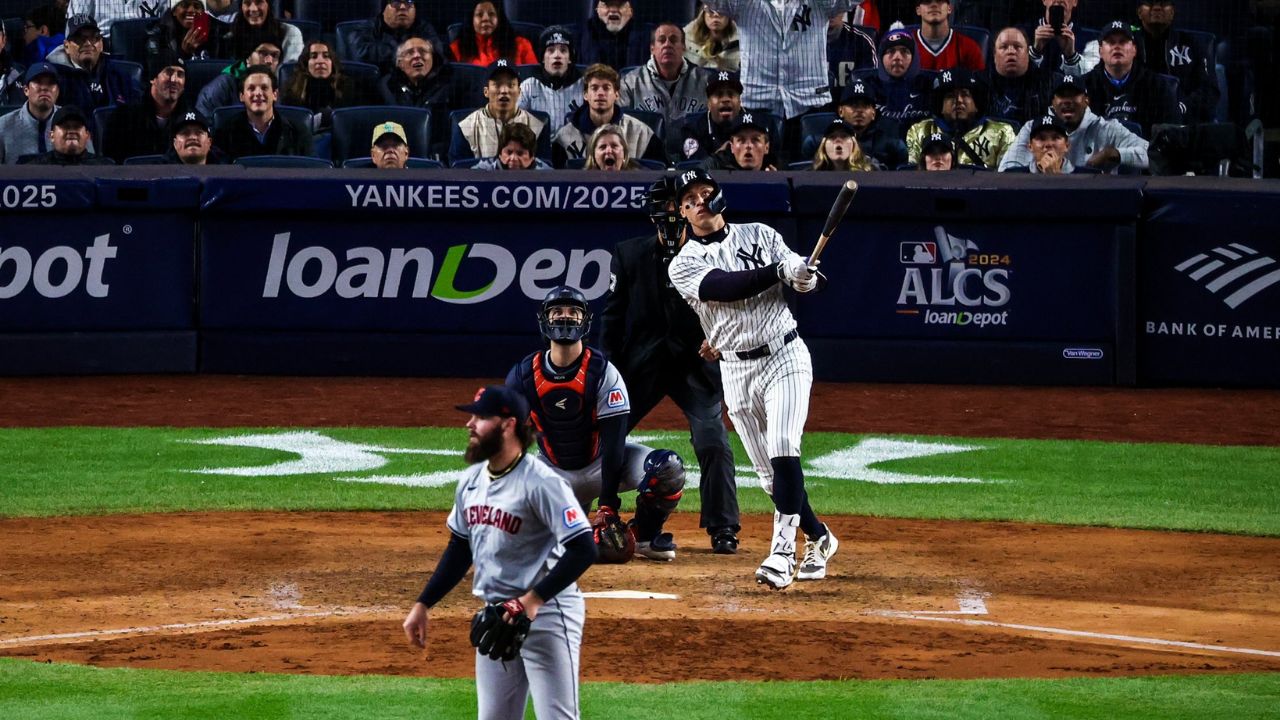 Una contundente victoria de 6-3 en el juego disputado en la Gran Manzana, dejó a los Yankees de Nueva York a dos triunfos de convertirse en campeones