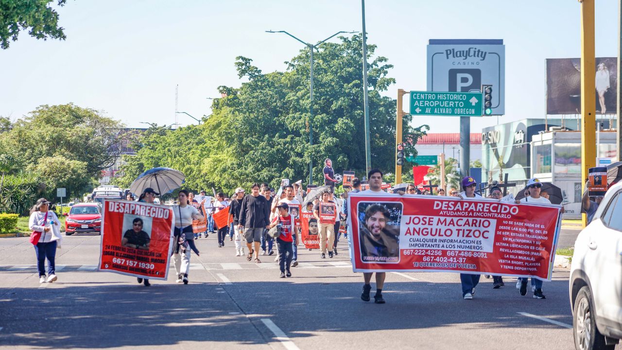 PROTESTA. Los manifestantes denunciaron que familias son extorsionadas para que supuestamente regresen sus desaparecidos.