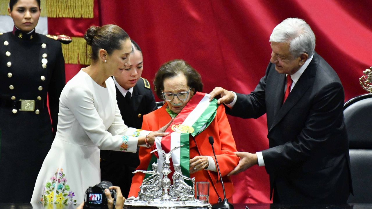 La luz de la maestra Ifigenia Martínez, pionera en el feminismo de izquierda en México, se apagó este fin de semana a los 99 años. 