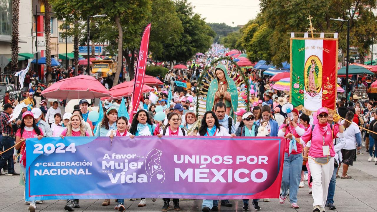 Participación. En la Ciudad de México más de 20 mil personas asistieron a la movilización.