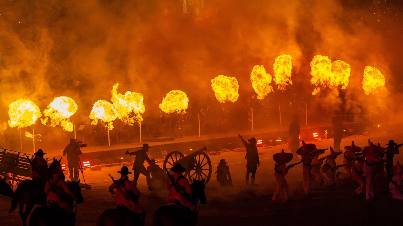 LECCIÓN. Algunos pasajes históricos cobraron vida en el Zócalo.