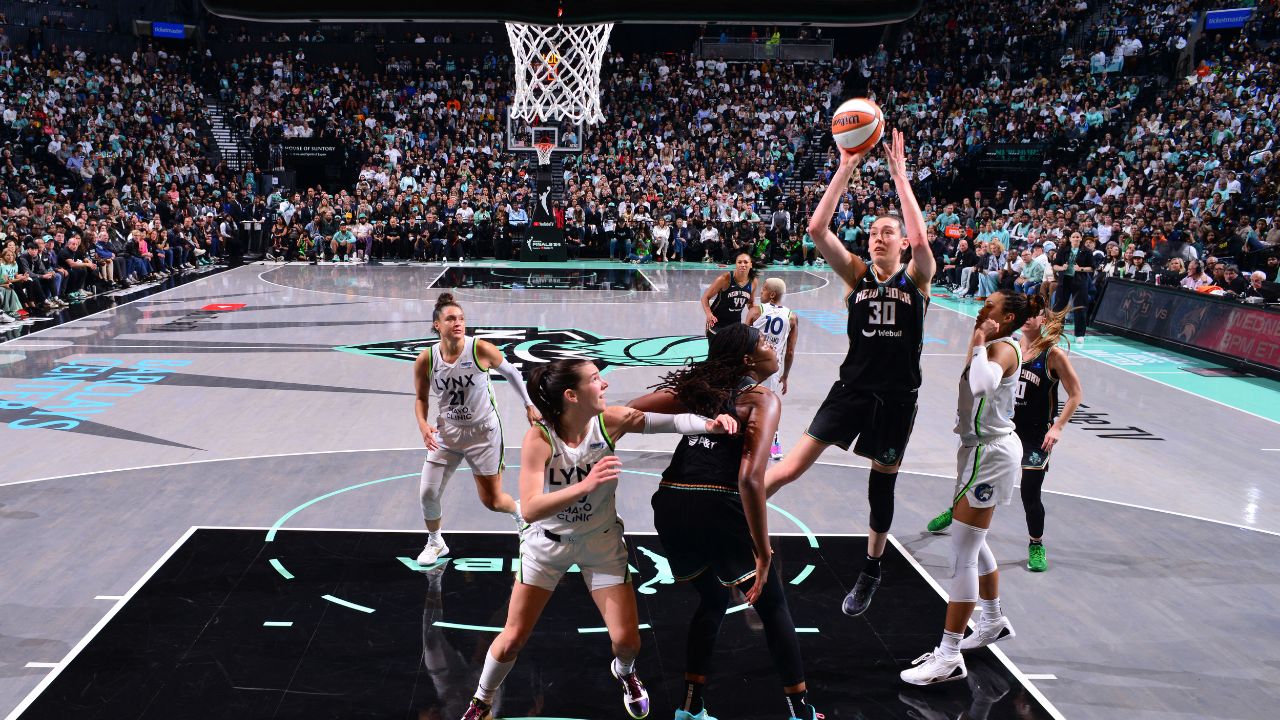 Las NY Liberty igualan las Finales de la WNBA con recital de Stewart