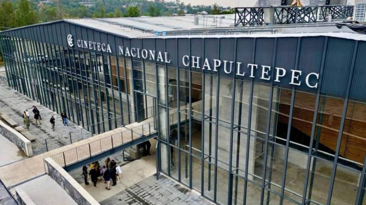 Chapultepec: Es la tercera y más reciente sede, ubicada en la cuarta sección de Chapultepec. Es gratis en lo que se consuma a un mes de su inauguración y forma parte de un proyecto cultural comandado por el gobierno anterior.