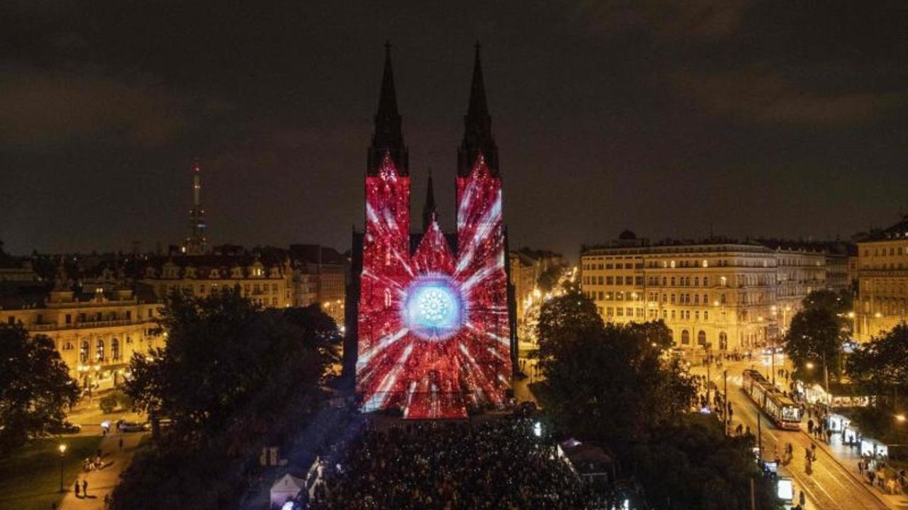 Los concejales de Praga decretaron ayer la prohibición de los tours nocturnos de bares organizados por las agencias de viajes