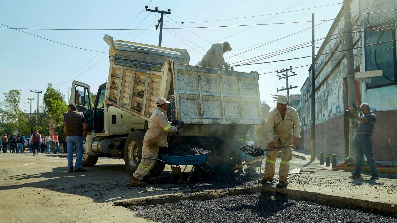 Tarea. Acompañada de alcaldes, la jefa de Gobierno arrancó el programa “Gran Bachetón” que se realizará en toda la Ciudad de México.