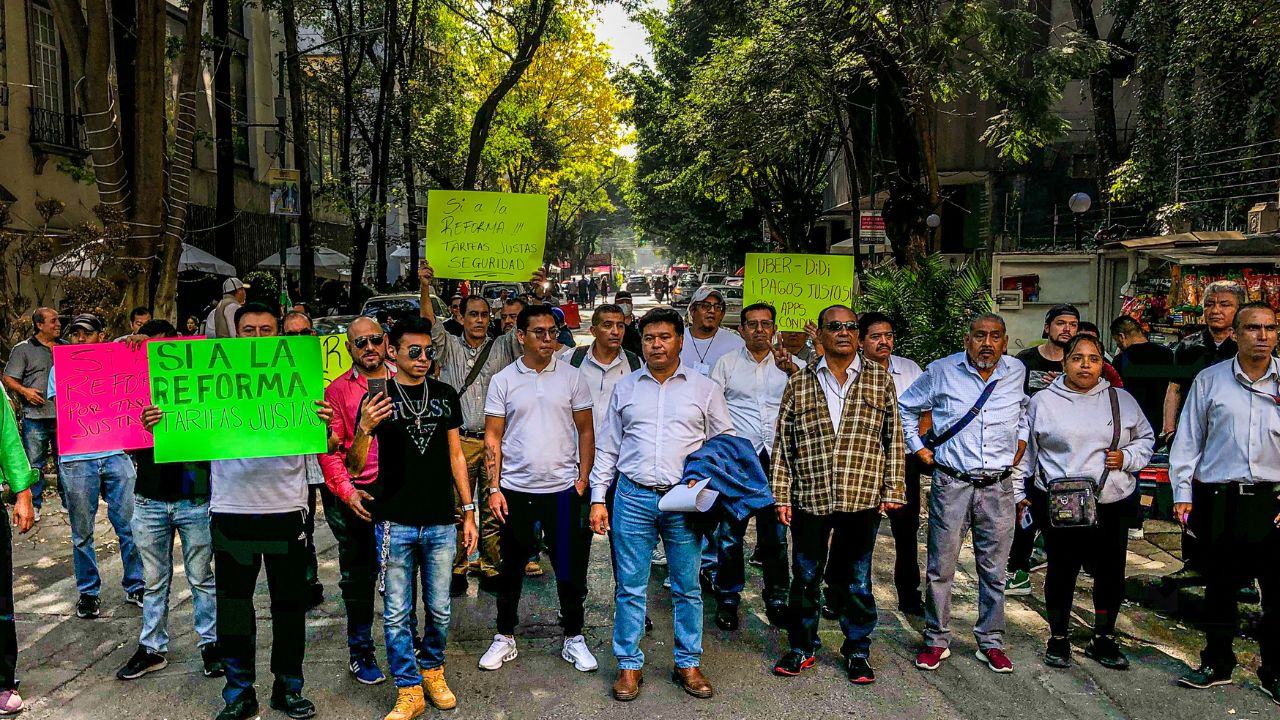 Petición. Los inconformes se congregaron en Paseo de la Reforma para compartir sus demandas, entre ellas, mayor seguridad y transparencia en las comisiones.