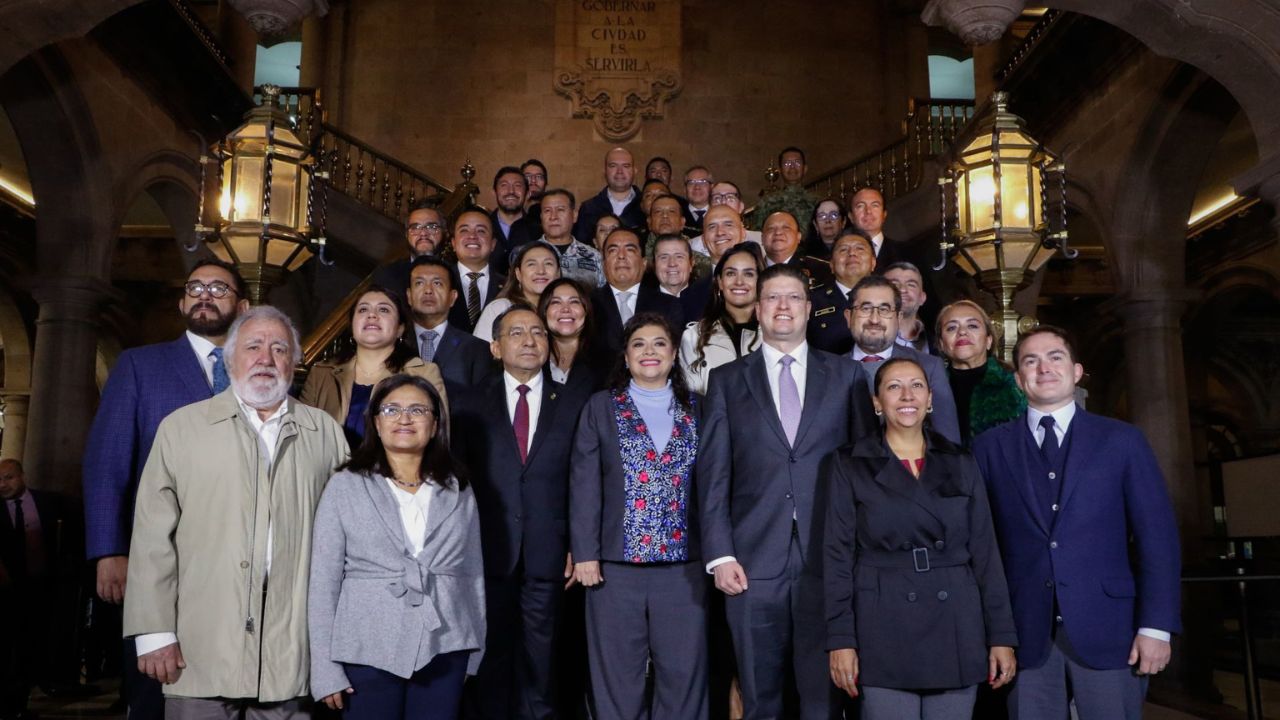 Equipo. Al grupo de trabajo de la mandataria capitalina se integran los nuevos titulares de la Central de Abasto, Agatan, Injuve, DIF, entre otras instituciones.