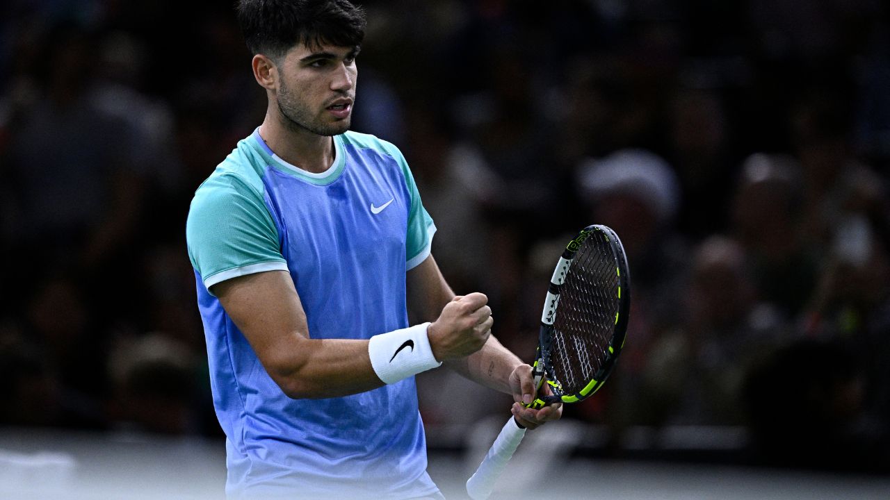 Tenista francés Humbert se cita con Alcaraz en octavos de final en Bercy 