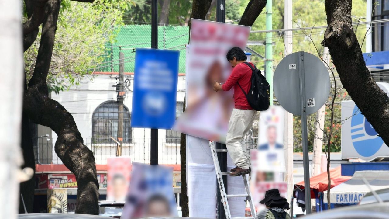 Trabajo. En un informe entregado al Congreso capitalino, las autoridades electorales detallaron que Gobierno central, alcaldías y partidos políticos han quitado la propaganda.