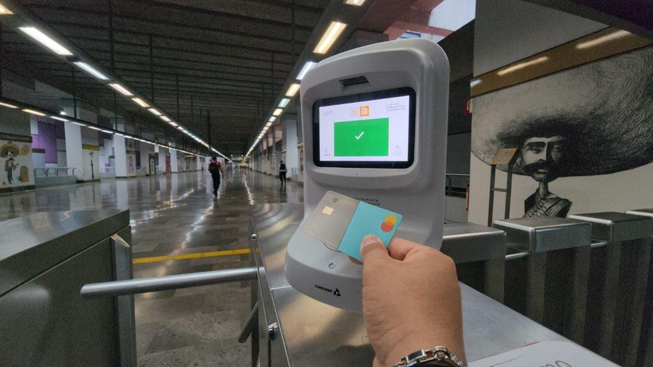 Tecnología. Los usuarios pueden acceder al STC a través de tarjetas bancarias sin contacto o a través de billeteras electrónicas como una opción adicional a la tarjeta de Movilidad Integrada. 