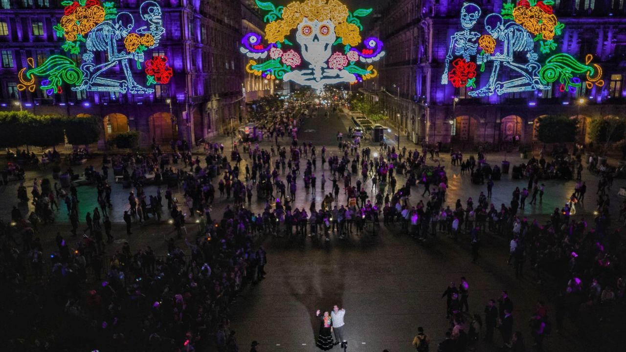 Inician celebraciones en la Ciudad de México por motivo del Día de Muertos.