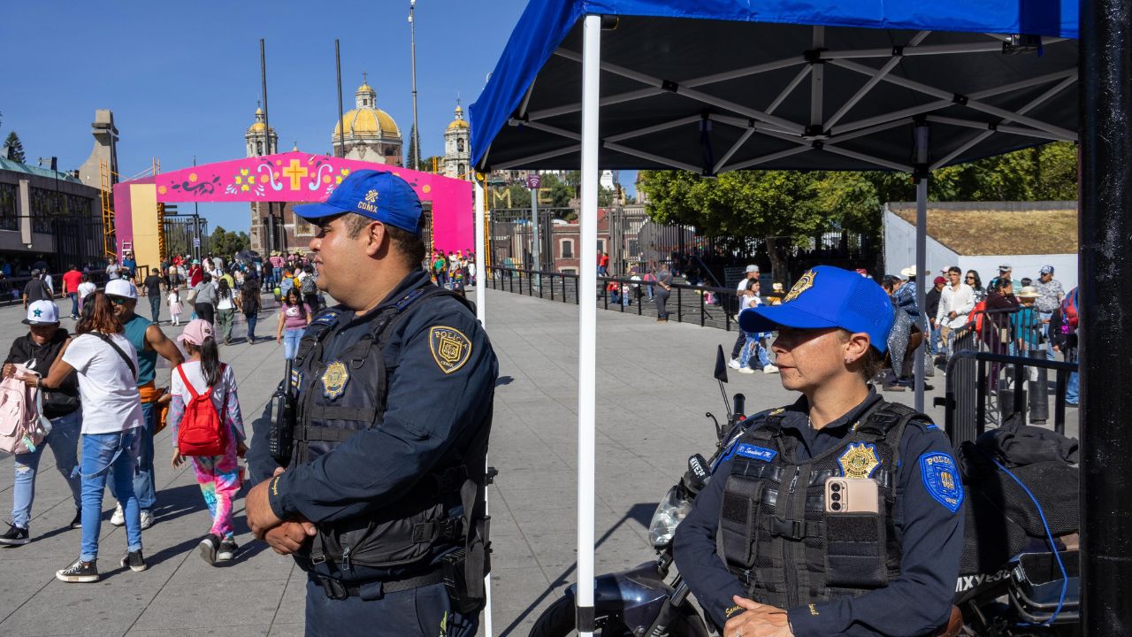 Retiran 500 ambulantes en arranque de operativo en Basílica de Guadalupe