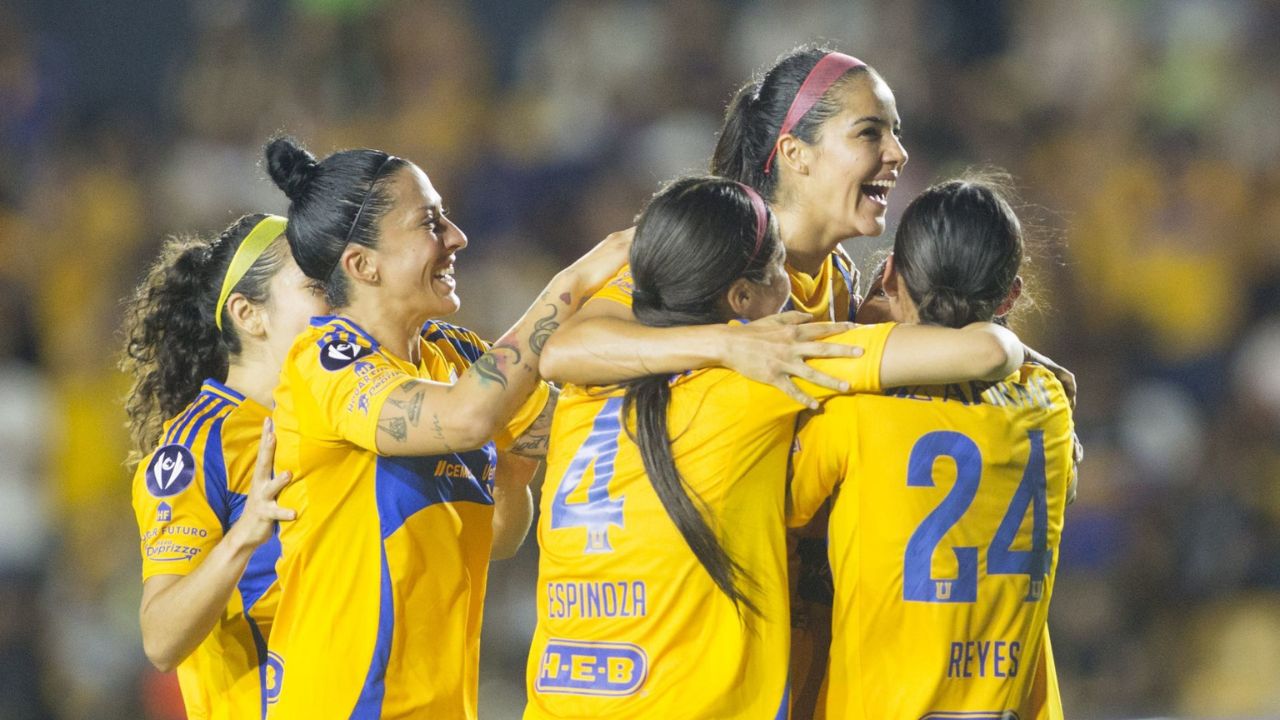 Las máximas campeonas del circuito femenino, Tigres, avanzaron a la instancia de semifinales tras imponerse a Pumas