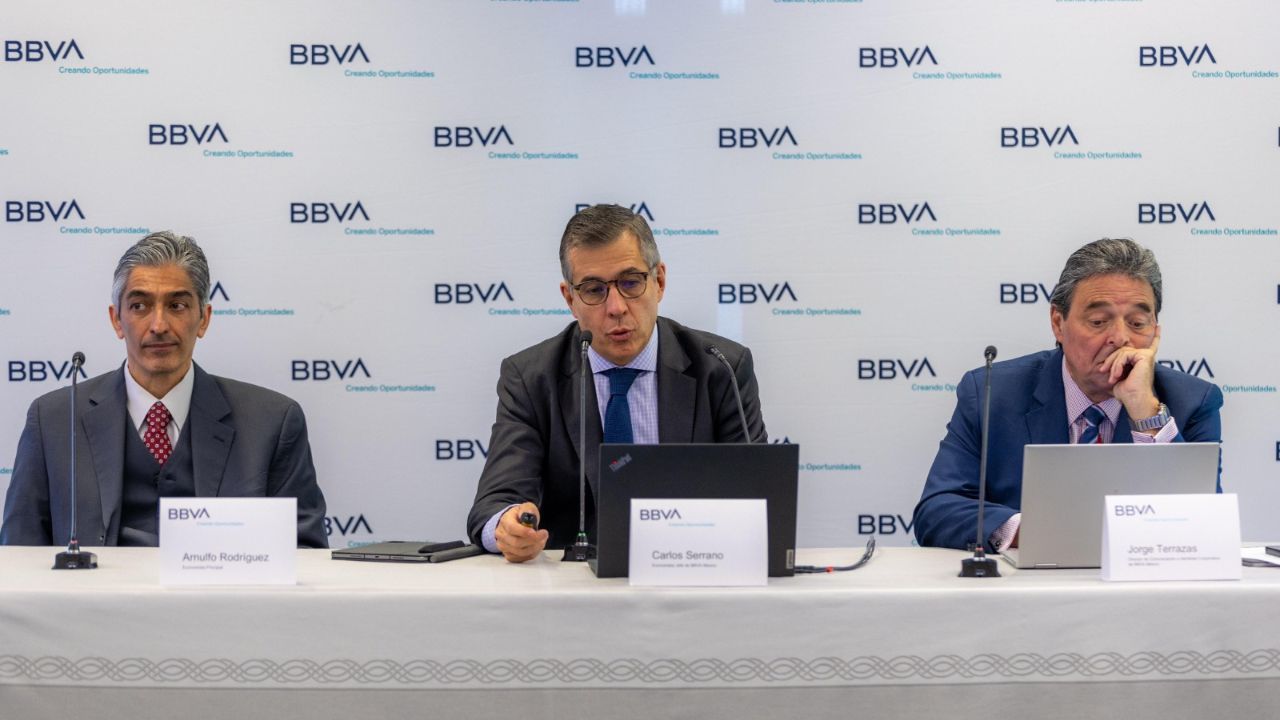 Tipo de cambio resentirá amenazas de Trump: BBVA