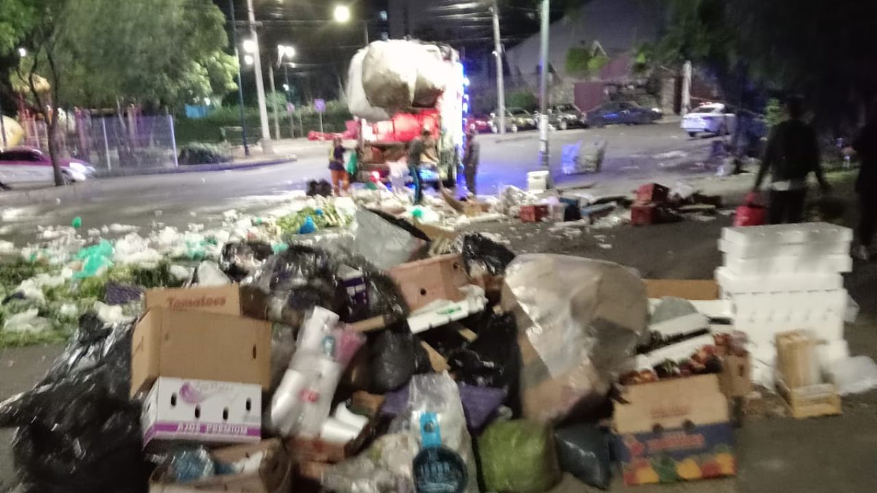 Denuncian incremento de basura e inseguridad en Villa Panamericana por tianguis