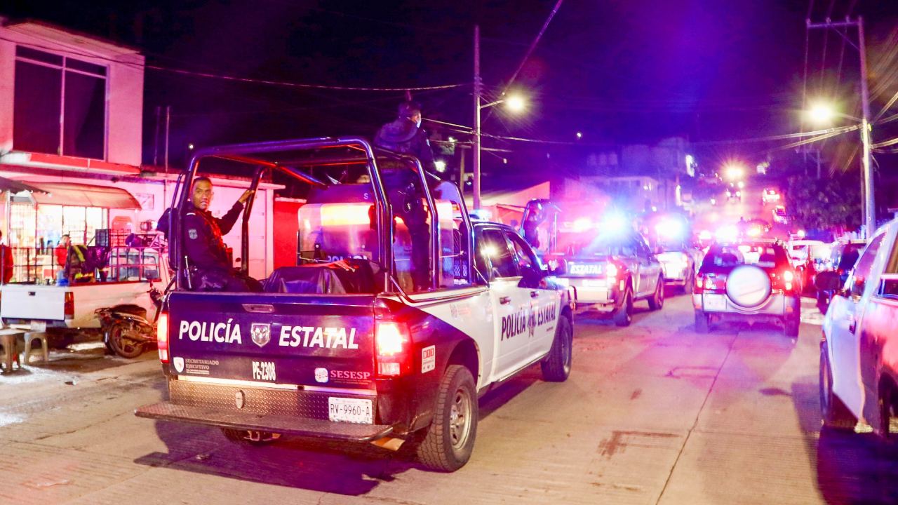 La noche del jueves se registró una balacera frente a un restaurante en la capital de Oaxaca.