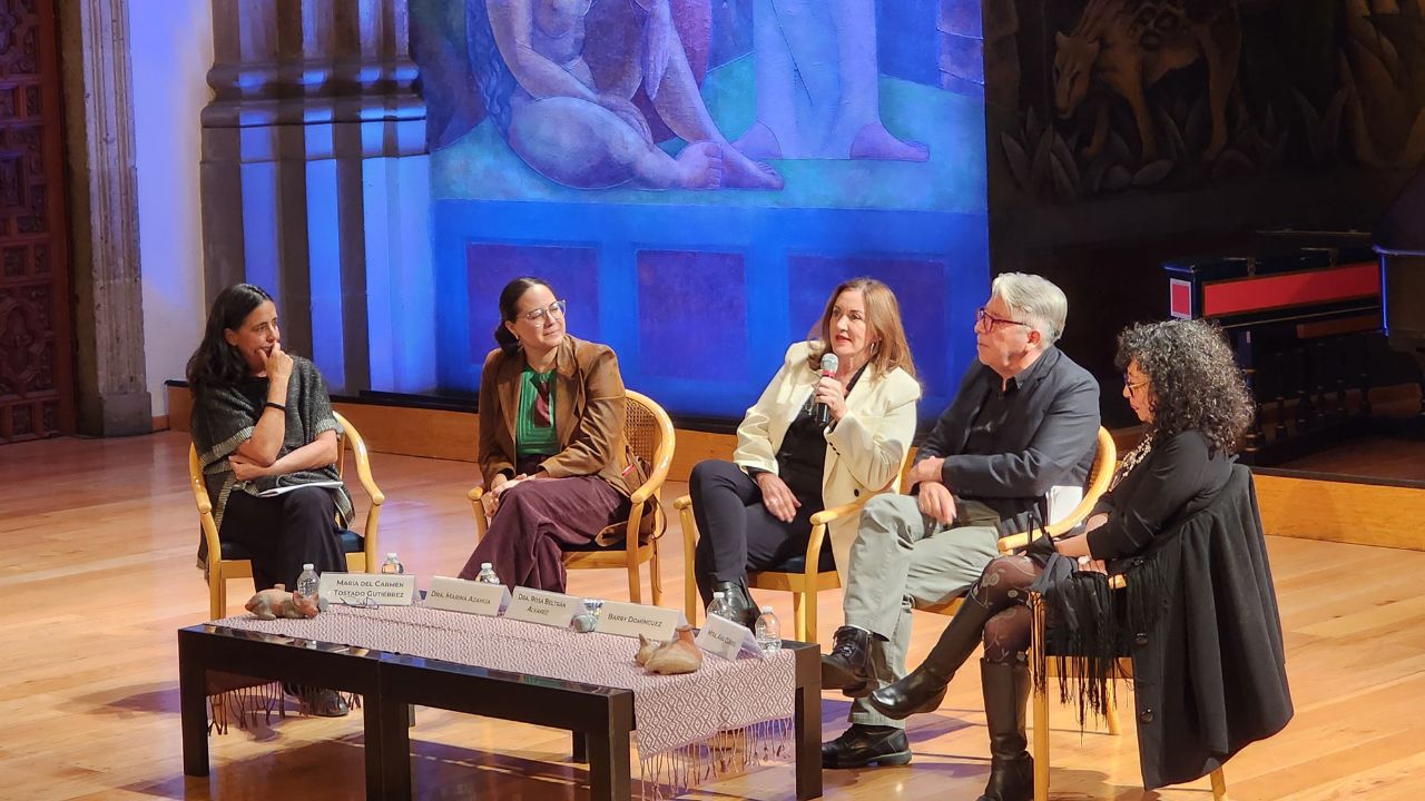 Inauguración de Mujeres de Letras. Retratos de Barry Domínguez