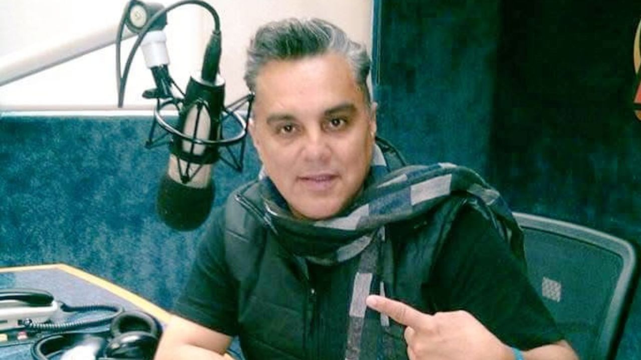 El conocido locutor, Julio Cesar González, falleció el sábado 23 de noviembre en Monterrey, Nuevo León, luego de varios días hospitalizado.