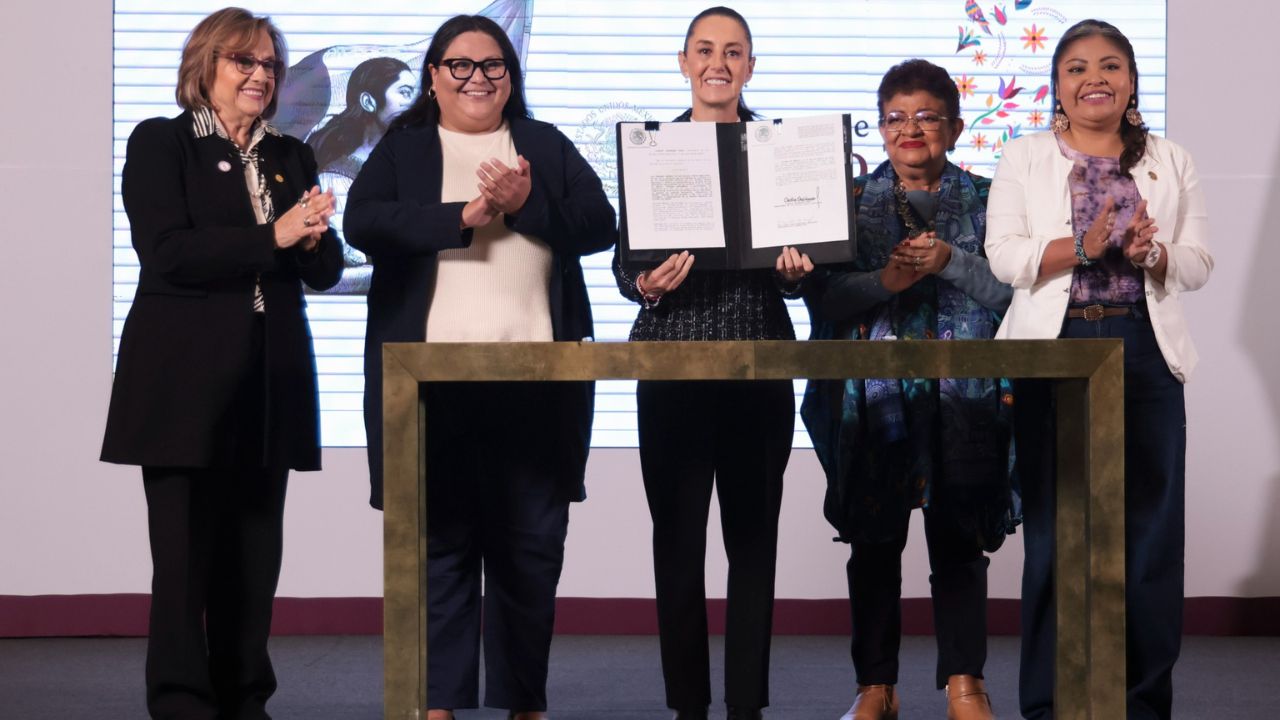 Claudia Sheinabum firma decreto Igualdad Sustantitva