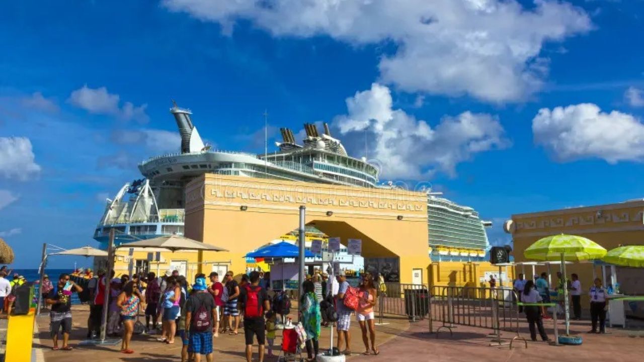 De acuerdo con datos de la Secretaría de Turismo de Quintana Roo, en la última semana de octubre llegaron a la isla 26 cruceros.