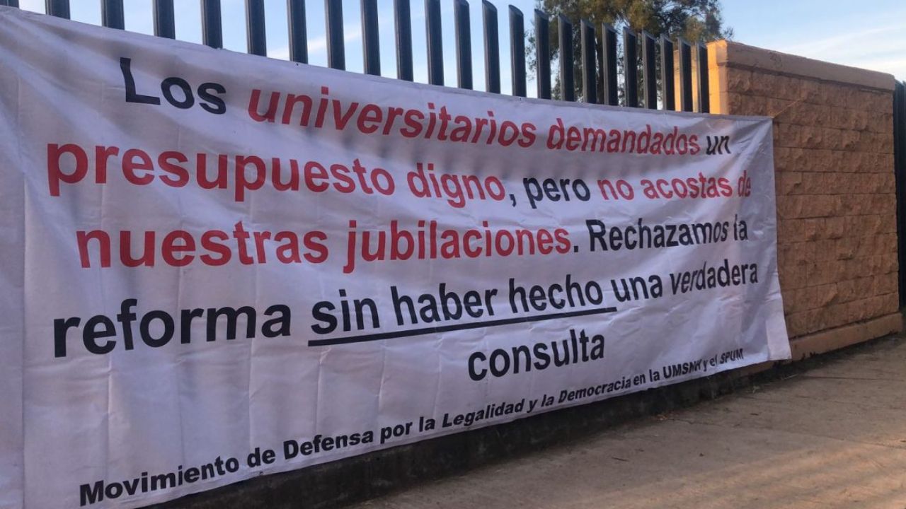 CONFLICTO. Gobierno federal y estatal adeuda a docentes un monto de 300 millones de pesos, en diversos conceptos.