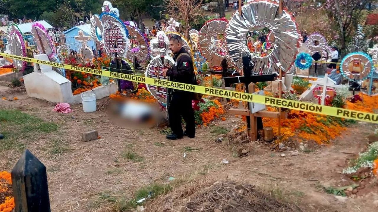 ASESINATO. Las autoridades resguardaron el lugar donde falleció la mujer.