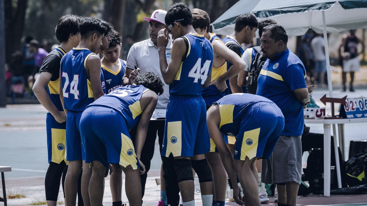 En Ciudad de México existen las canchas emblemáticas rehabilitadas por la NBA en El Jardín Pushkin y en el Parque Arboledas